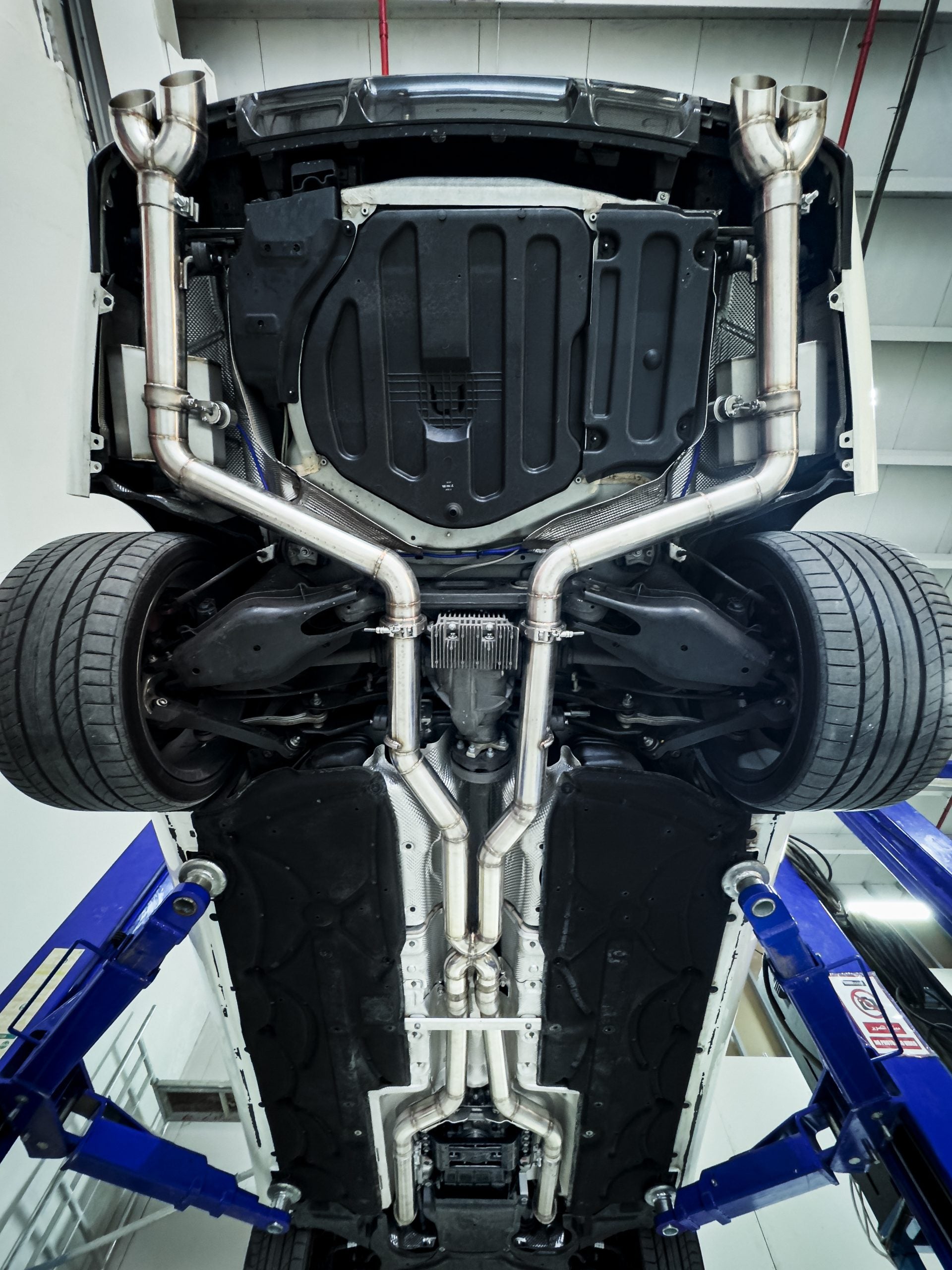 Mercedes-CLS63-AMG-Exhaust-installed2